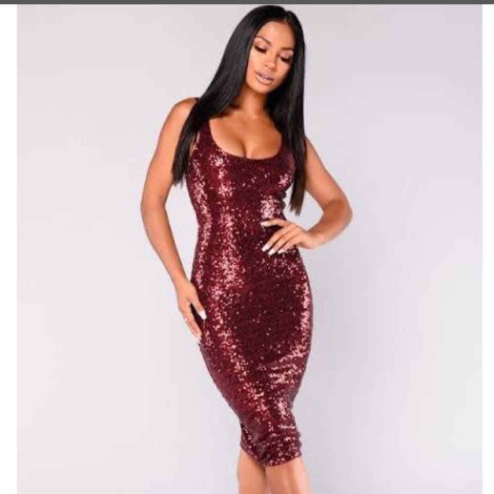 Red sequin dress, perfect for night out! (Tag)